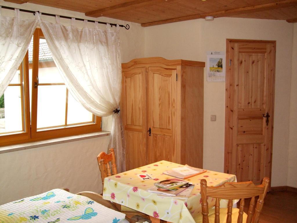Gaestezimmer Am Maerchenbrunnen ドレスデン 部屋 写真