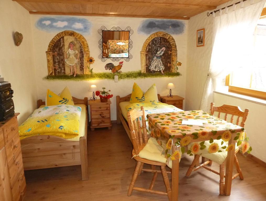 Gaestezimmer Am Maerchenbrunnen ドレスデン 部屋 写真